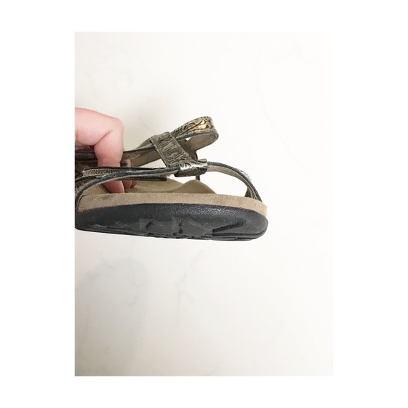 Taos Size 6 Trophy Sandal - Picture 10 of 11